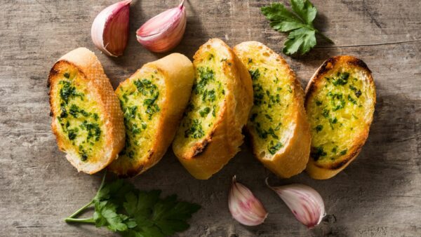 how to bake garlic bread